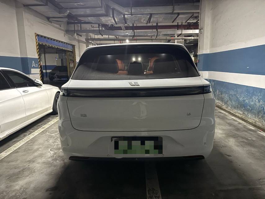Li Auto L (литр) 6 Pro