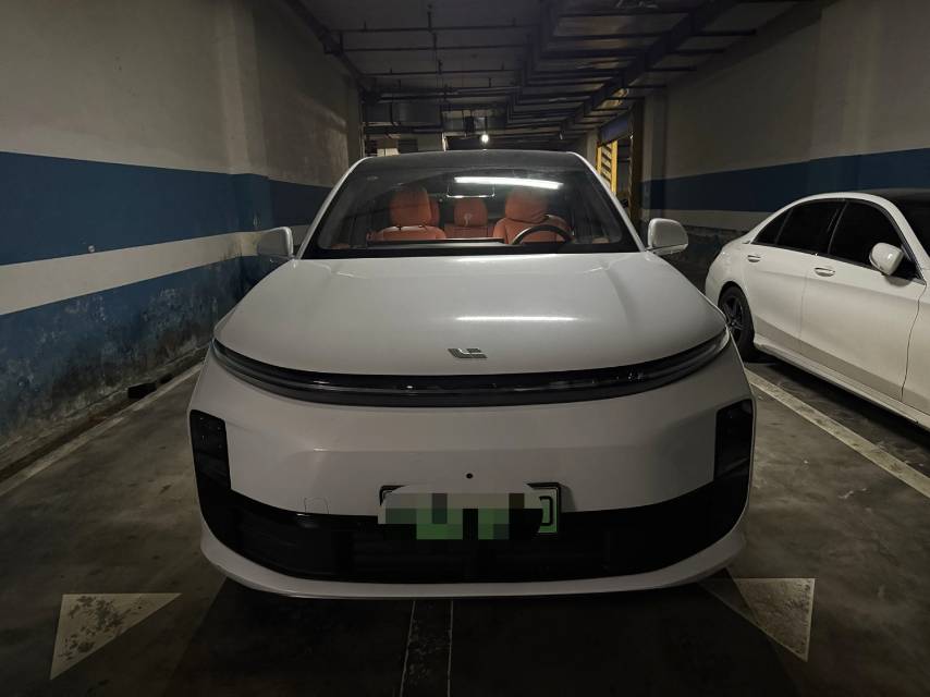 Li Auto L (литр) 6 Pro