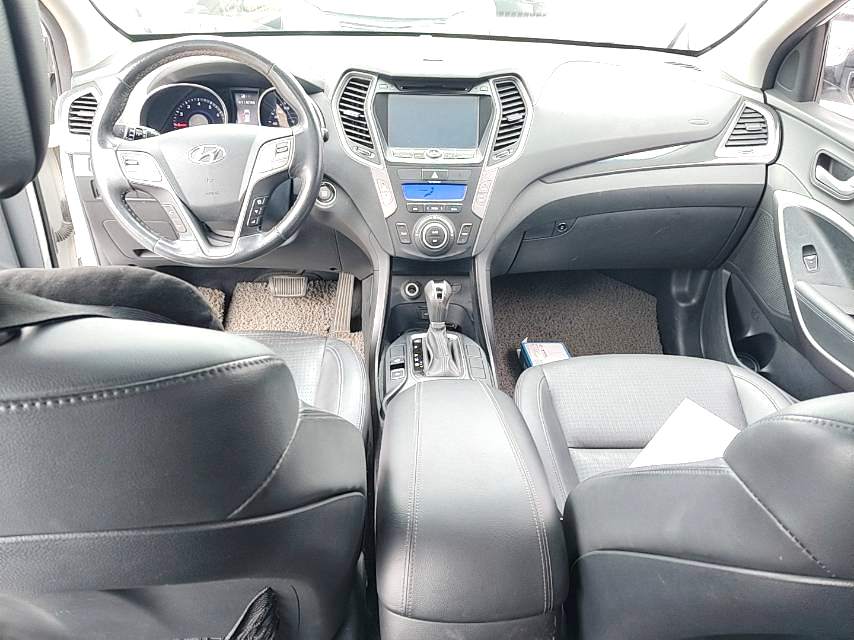 Hyundai Santa Fe 2.4L Automatic2WD
