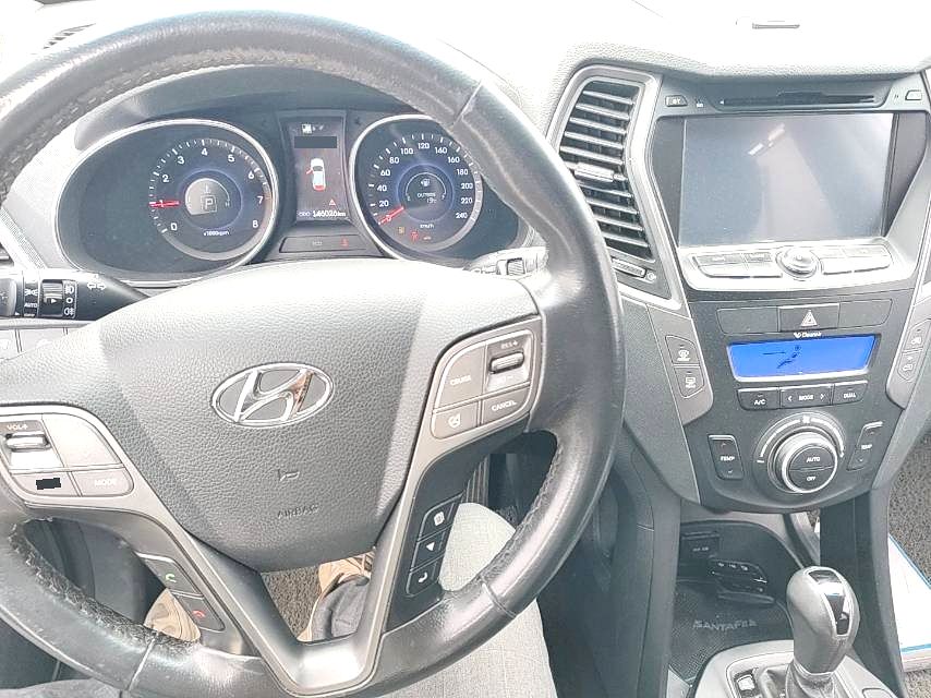 Hyundai Santa Fe 2.4L Automatic2WD