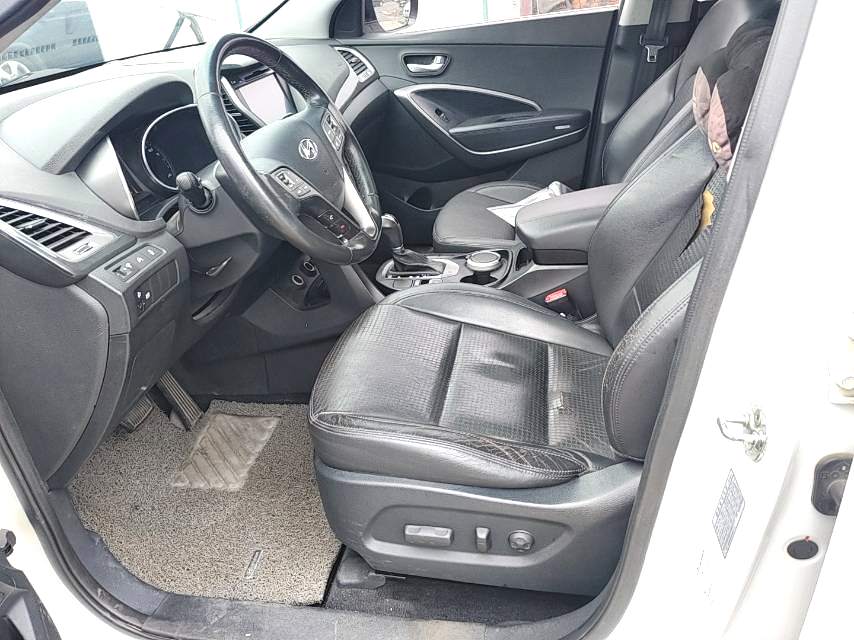 Hyundai Santa Fe 2.4L Automatic2WD