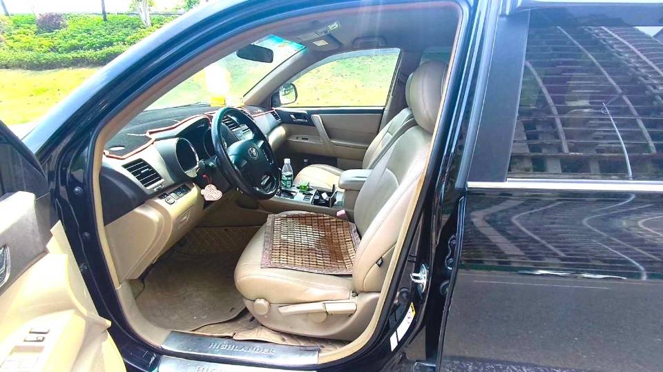 汉兰达 Model Year 2.7L 2WD 7 座精英版