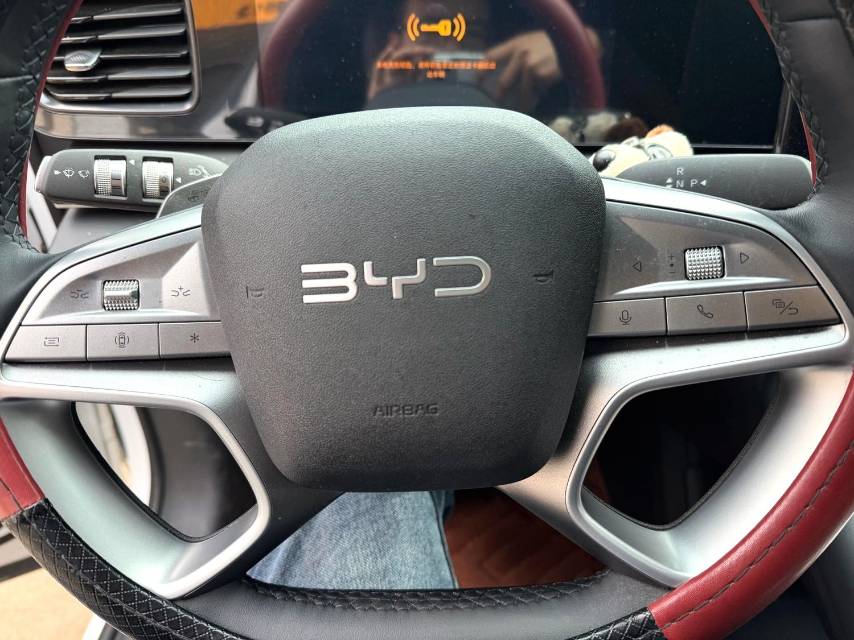 BYD 06 — электромобиль на альтернативном топливе 520
