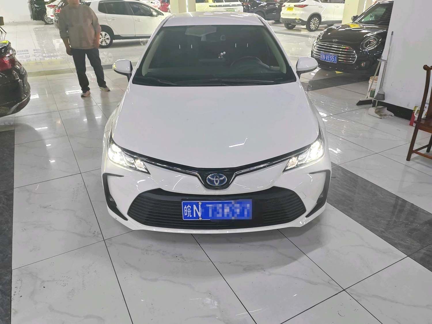 卡罗拉 Model Year 1.8L 智能电混双擎 先锋版