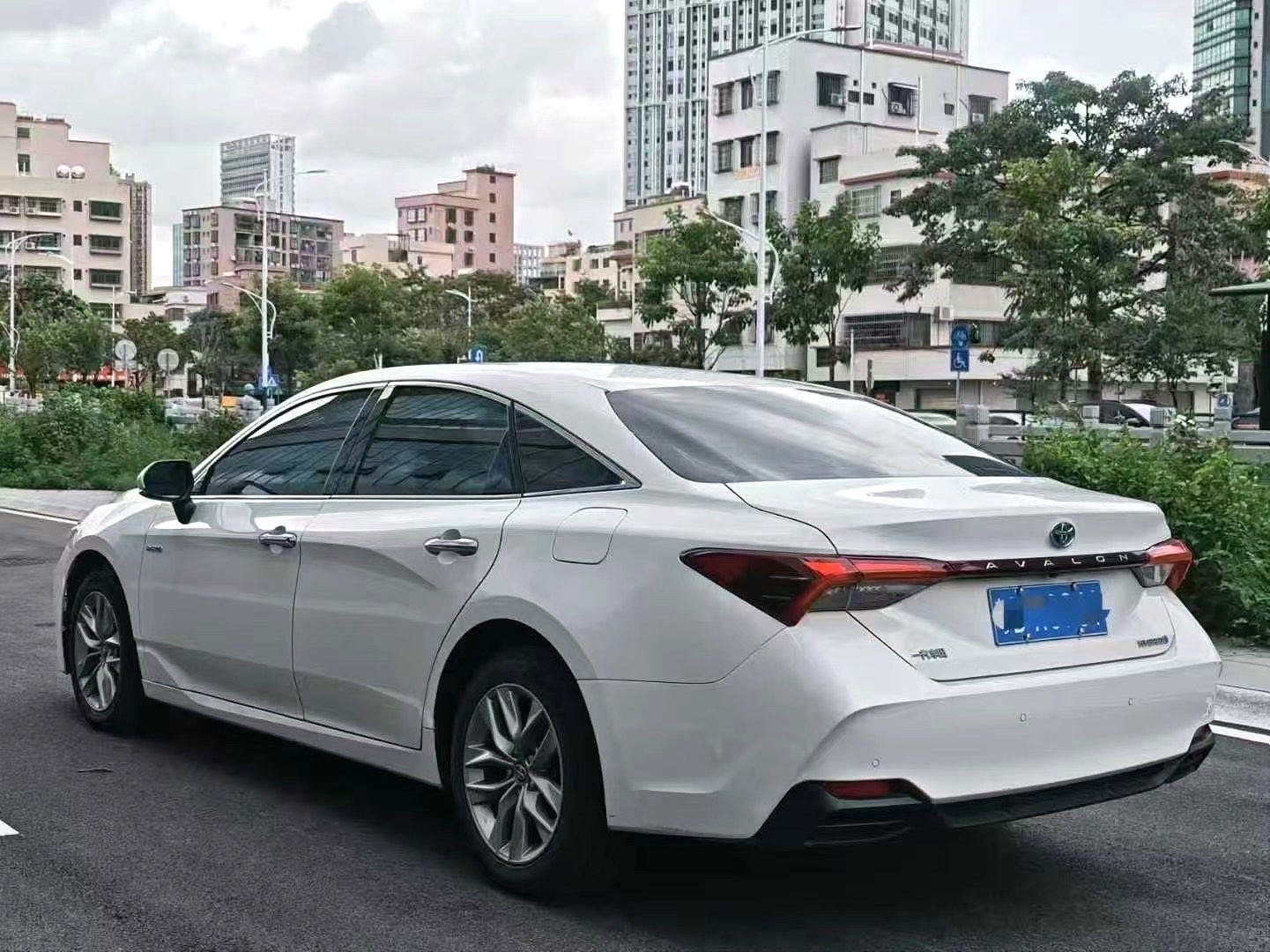 亚洲龙 Model Year 双擎 2.5L 豪华版 国 V