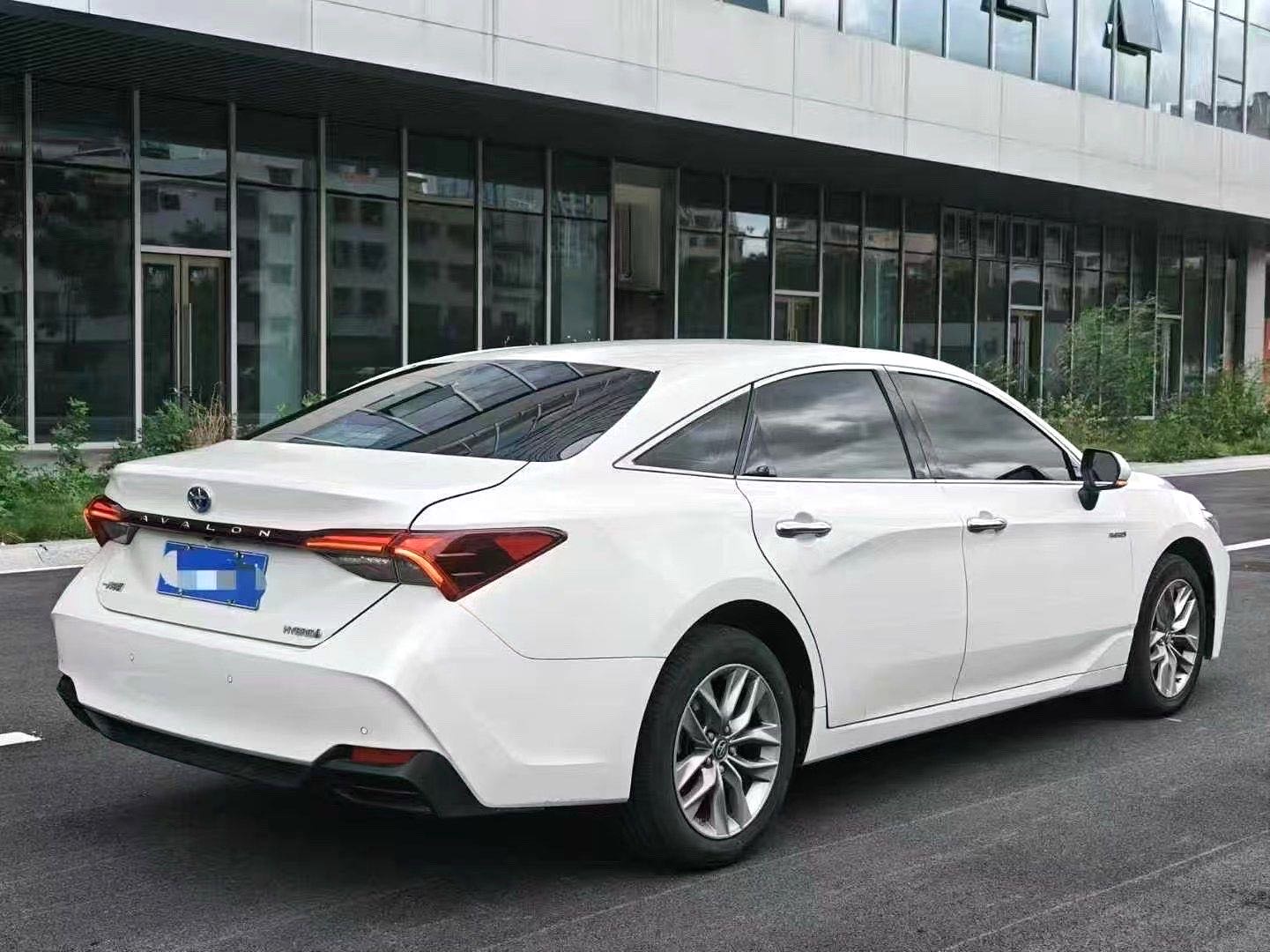 亚洲龙 Model Year 双擎 2.5L 豪华版 国 V