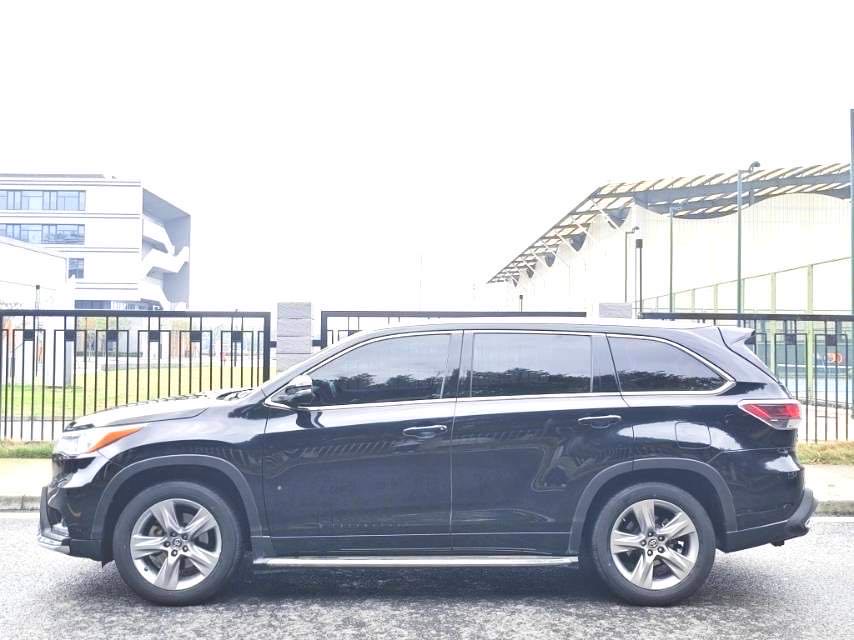 汉兰达 Model Year 2.0T 四驱豪华版 7 Seats