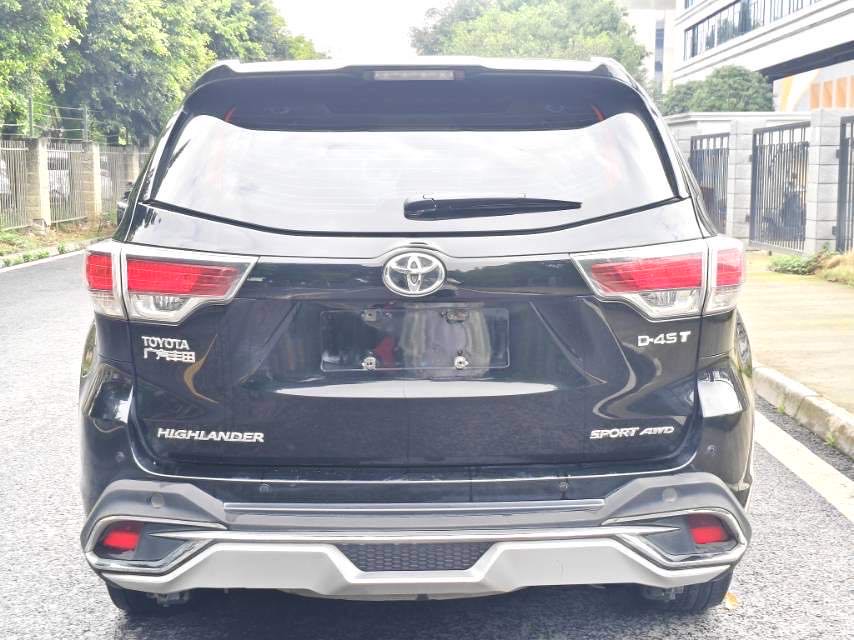 汉兰达 Model Year 2.0T 四驱豪华版 7 Seats