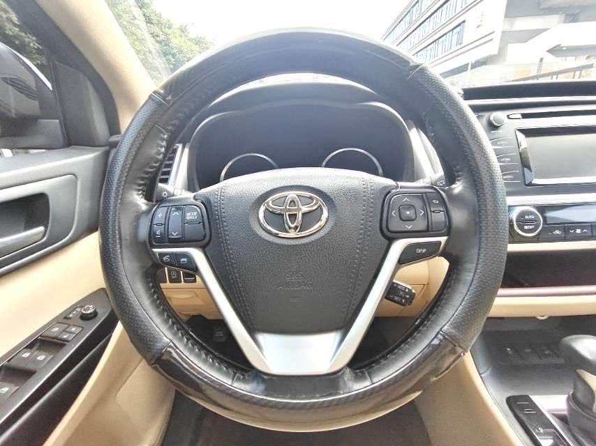汉兰达 Model Year 2.0T 四驱豪华版 7 Seats