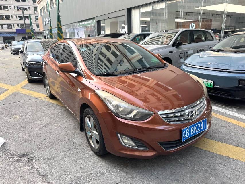 Hyundai 1,6 л, автоматическая коробка передач