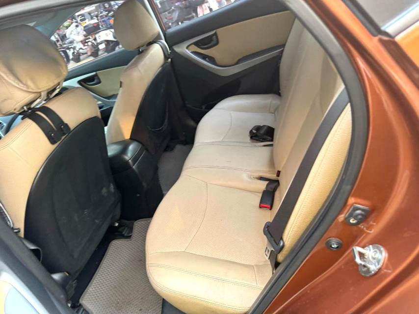Hyundai 1,6 л, автоматическая коробка передач