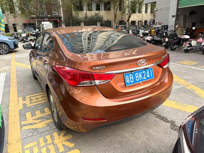 Hyundai 1,6 л, автоматическая коробка передач