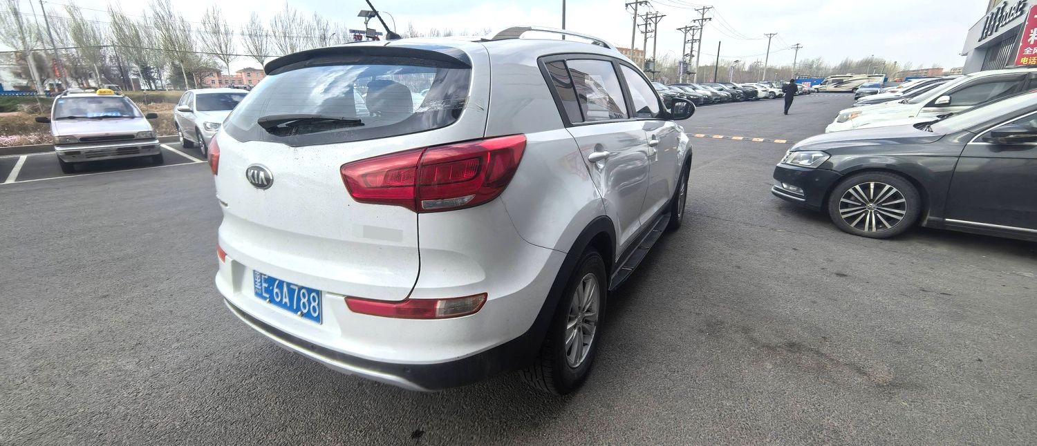 Kia Sportage 2,0 л, АКПП, передний привод, GL