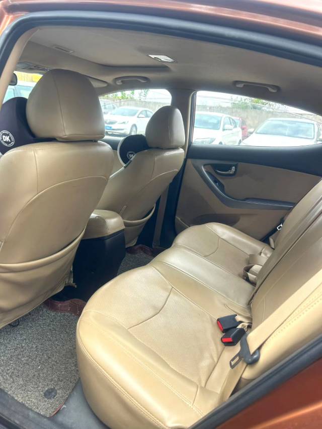 Hyundai 1,6 л, автоматическая коробка передач