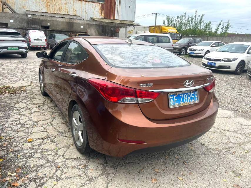 Hyundai 1,6 л, автоматическая коробка передач
