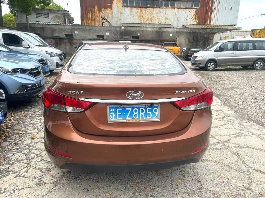 Hyundai 1,6 л, автоматическая коробка передач