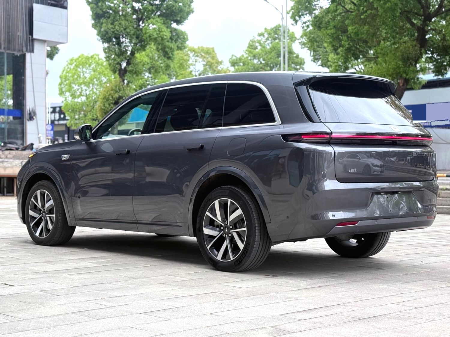 Li Auto L (Liter) 8 Pro