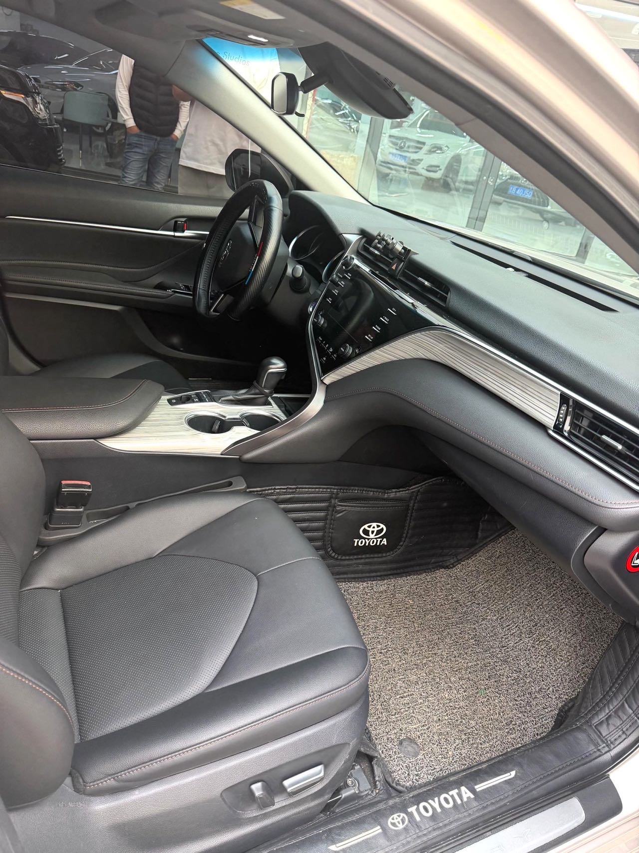 Toyota Camry Hybrid 2.5HG Luxury VI