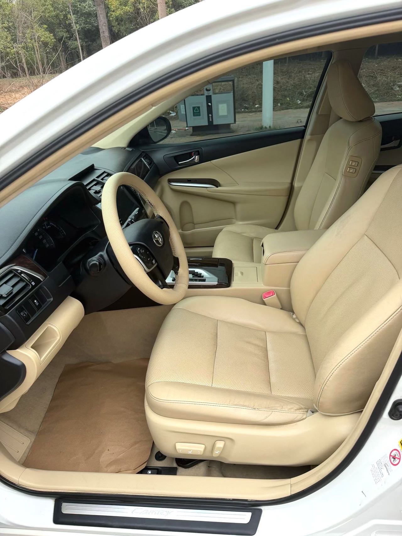 Toyota Camry 2.0G Lead