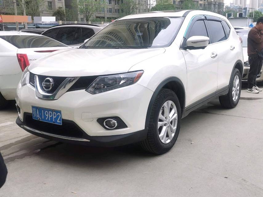 Nissan X-Trail 2.0L CVT 2WD