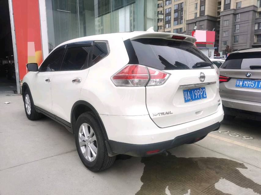 Nissan X-Trail 2,0 л, CVT, передний привод