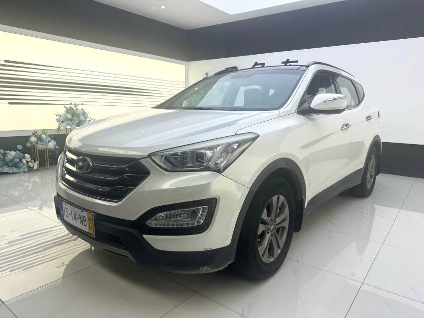Hyundai Santa Fe 2.4L Automatic2WD