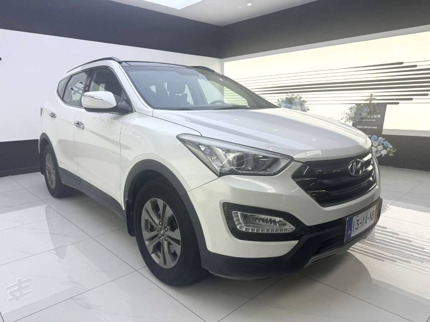 Hyundai Santa Fe 2.4L Automatic2WD