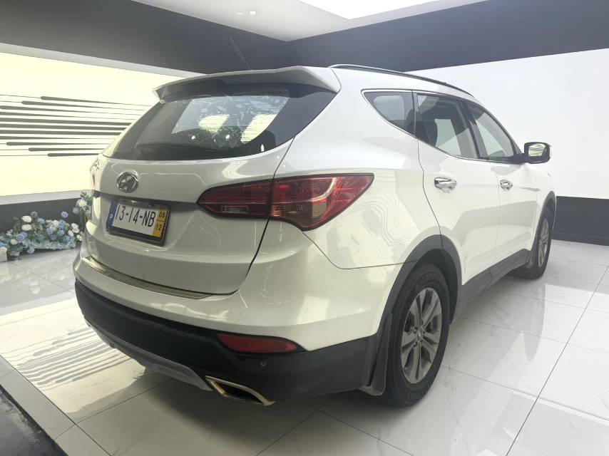Hyundai Santa Fe 2.4L Automatic2WD