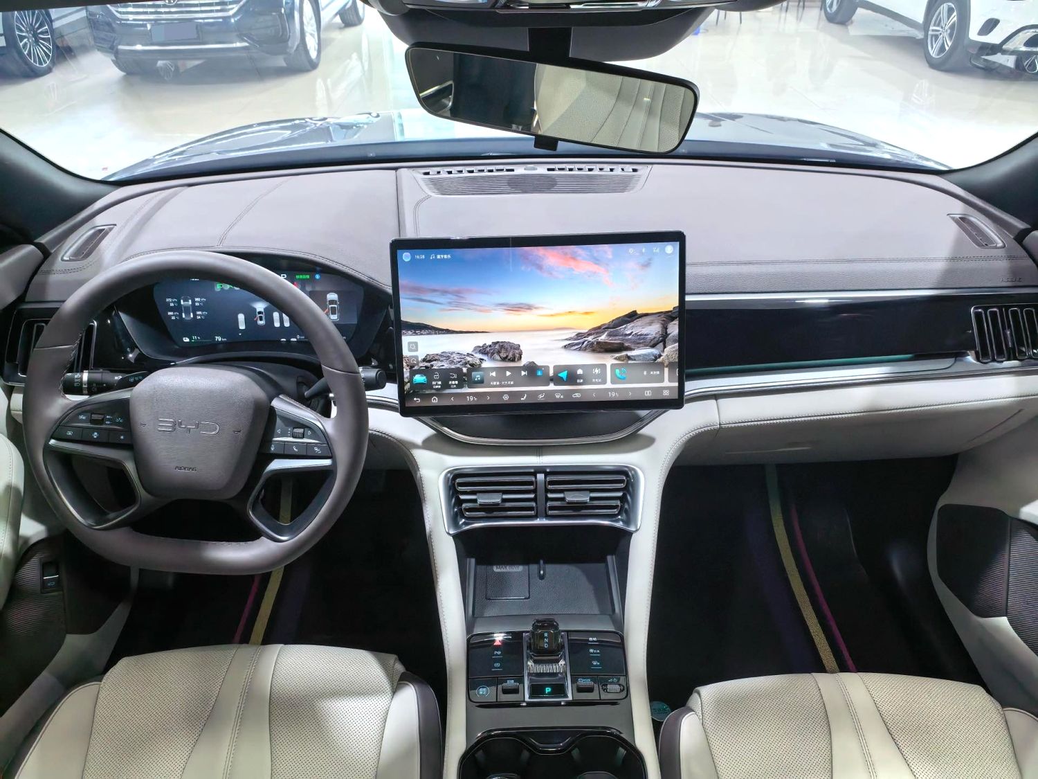 宋 PLUS New Energy Model Year Electric Vehicle 520km Premium