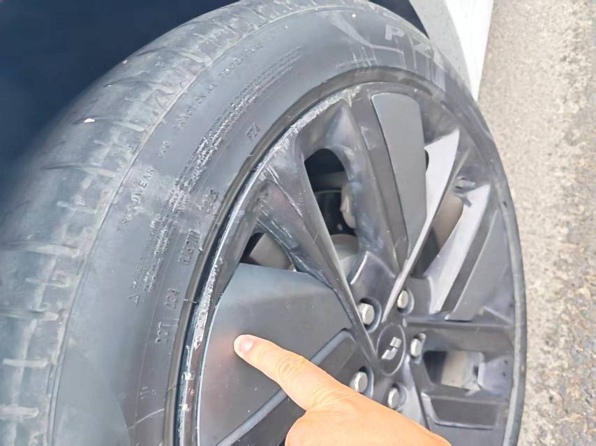 Li Auto L (Liter) 7 Pro
