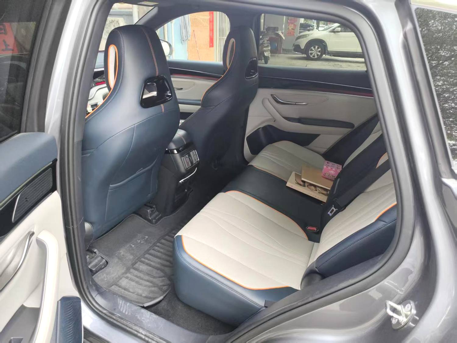 宋 PLUS New Energy Model Year 荣耀版 DM i 110km Flagship