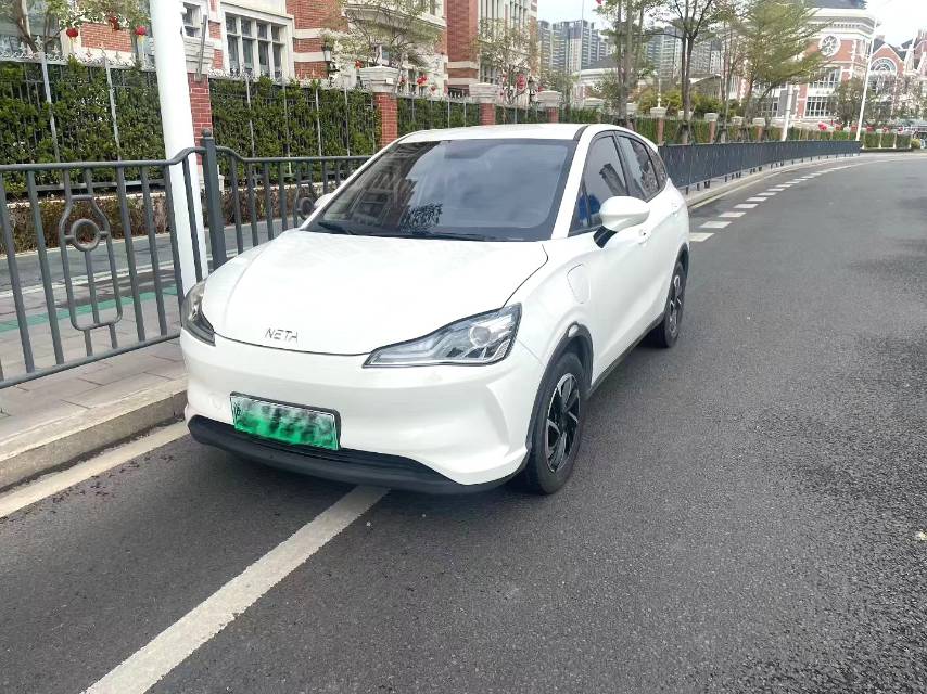 哪吒 V Model Year 长续航娱乐版升级型
