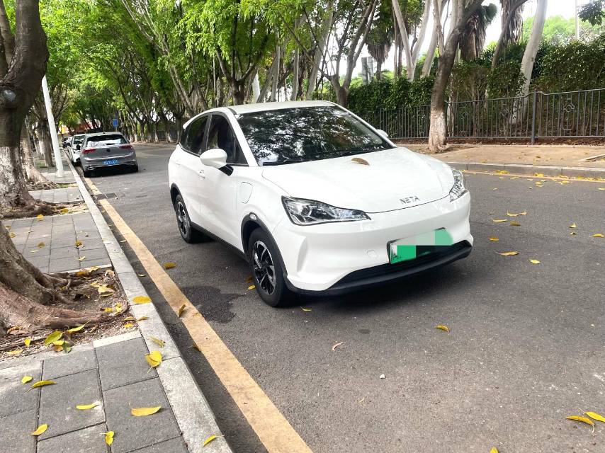 哪吒 V Model Year 长续航娱乐版升级型