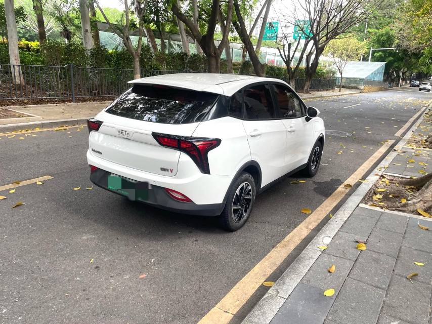 哪吒 V Model Year 长续航娱乐版升级型