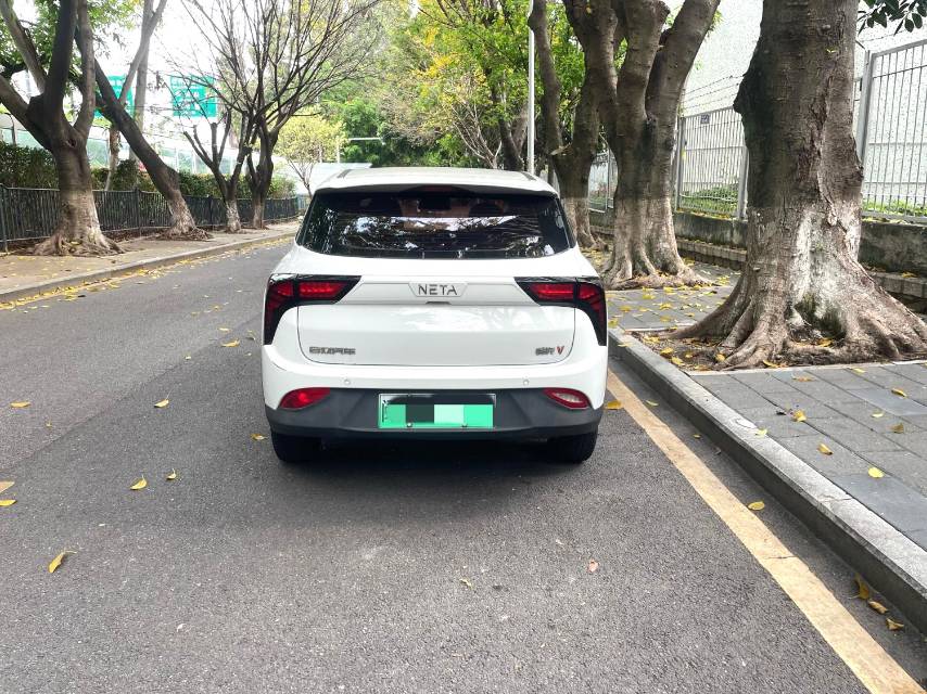 哪吒 V Model Year 长续航娱乐版升级型