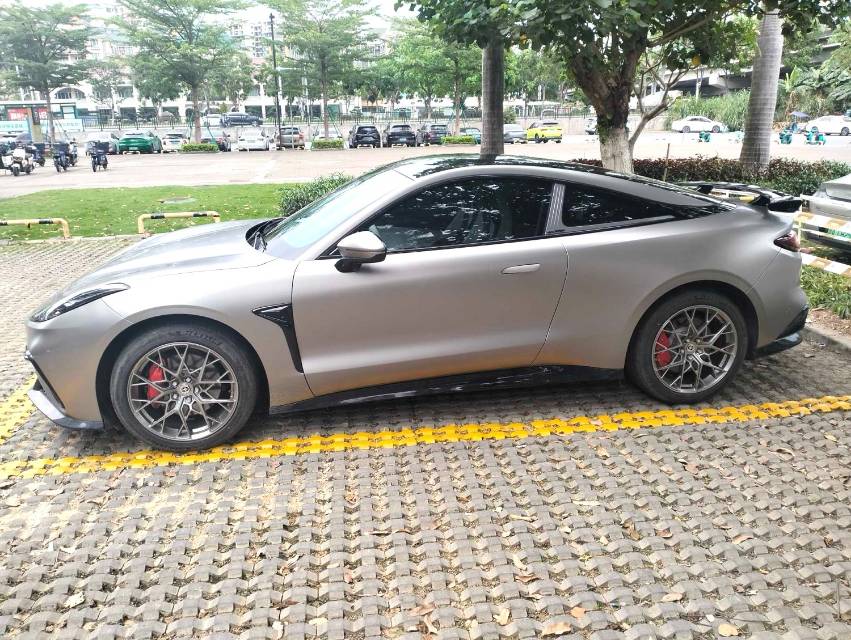 哪吒 GT Model Year 580 AWD 运动版