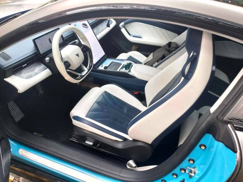 哪吒 GT Model Year 580 AWD 运动版