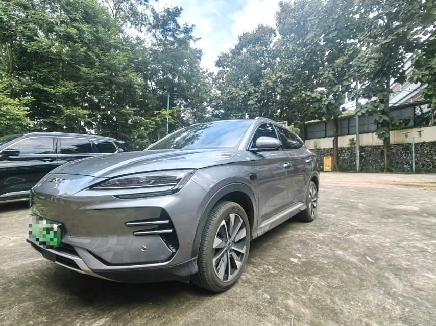 BYD PLUS — электромобиль на альтернативном топливе с запасом хода 520 км, версия Premium