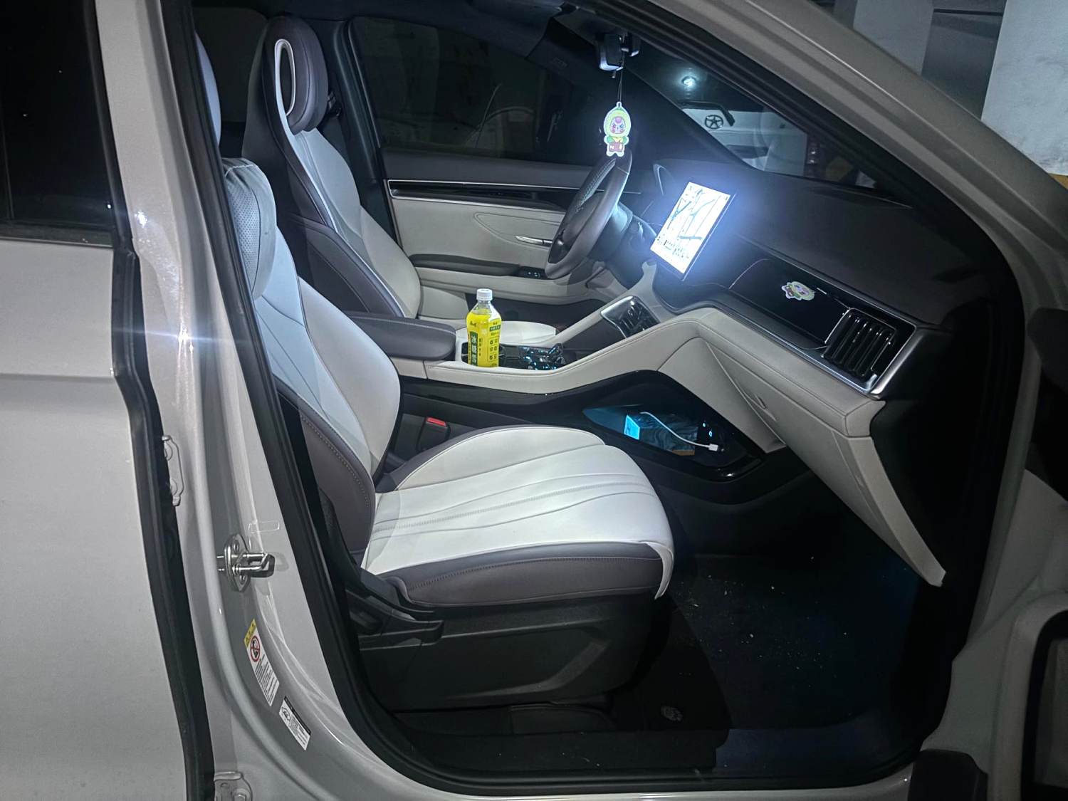 BYD PLUS — электромобиль на альтернативном топливе с запасом хода 520 км, люкс-класс