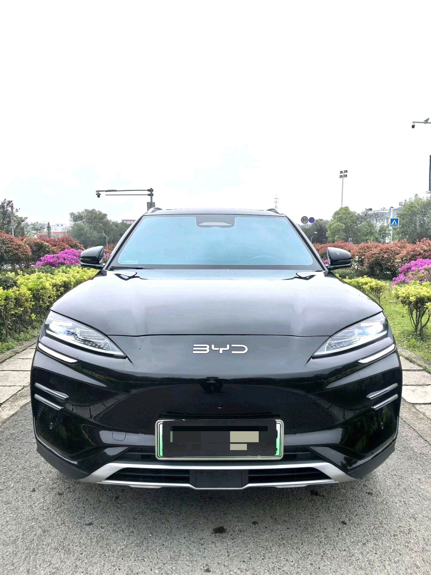 BYD PLUS — электромобиль на альтернативном топливе с запасом хода 520 км, версия Premium