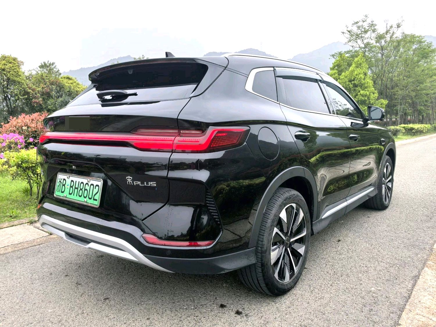 BYD PLUS — электромобиль на альтернативном топливе с запасом хода 520 км, версия Premium