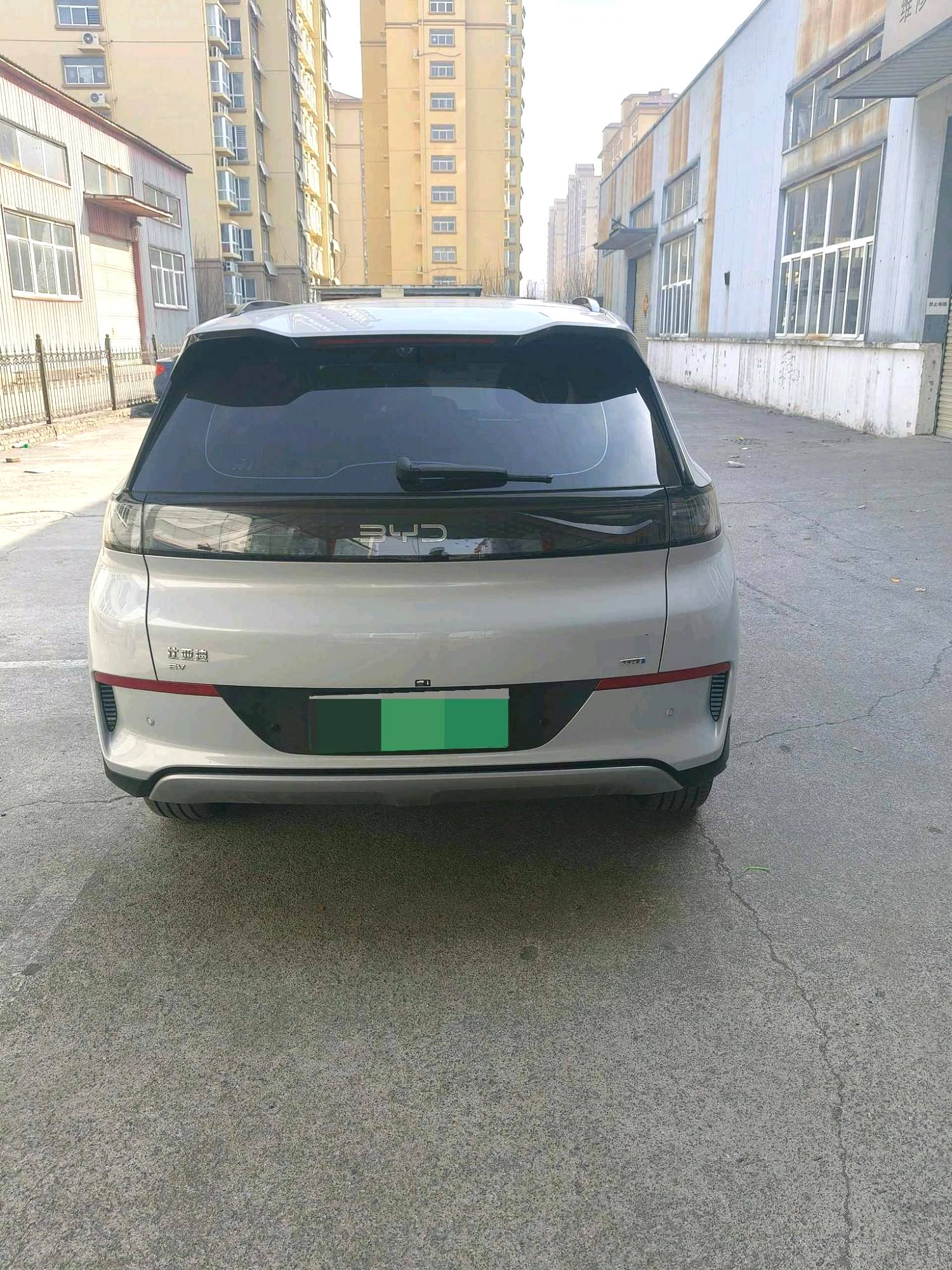 Электромобиль BYD 05 с запасом хода 520 км