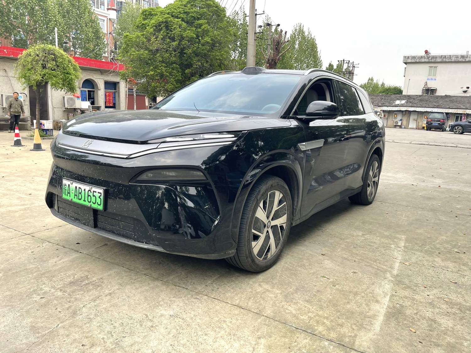 唐 L (Liter) Model Year Electric Vehicle 670KM 激光雷达尊享型