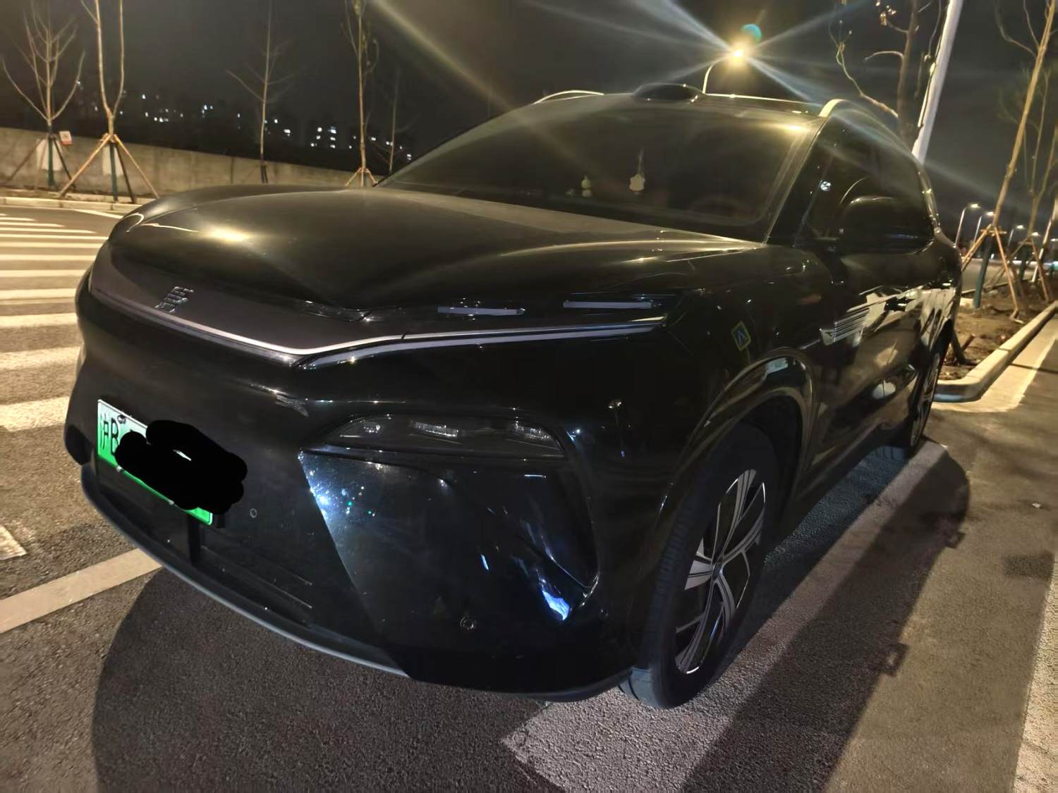 唐 L (Liter) Model Year Electric Vehicle 670KM 激光雷达尊享型