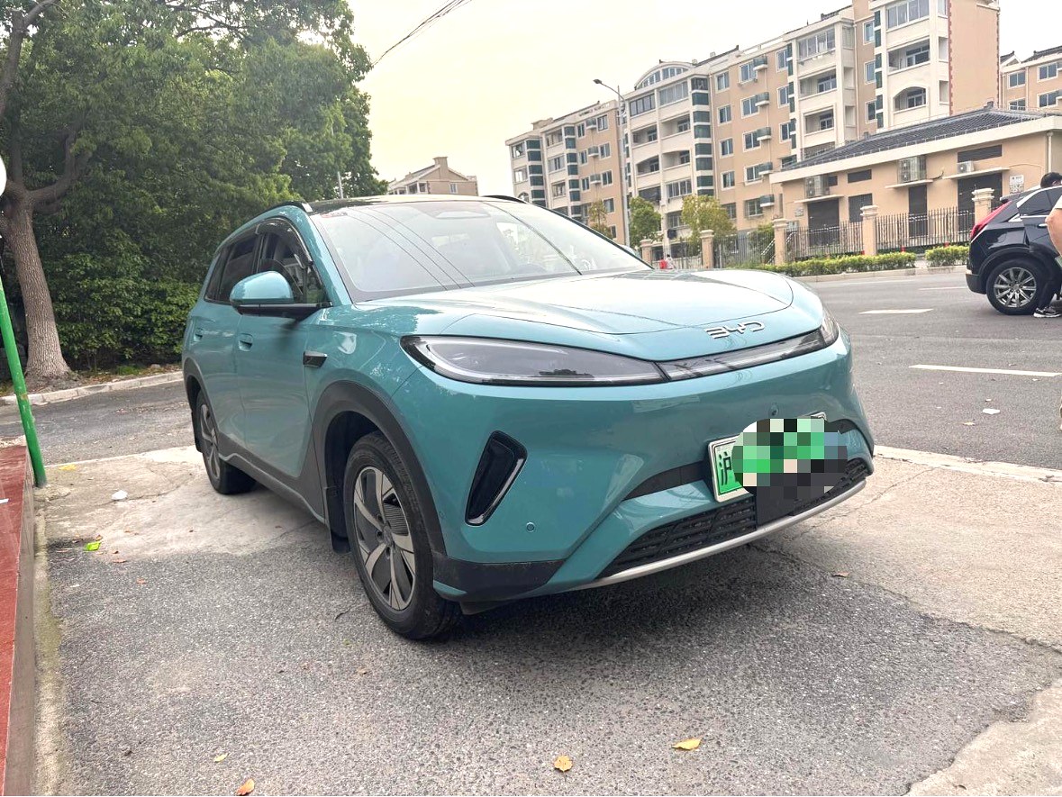 Электромобиль BYD 05 с запасом хода 520 км