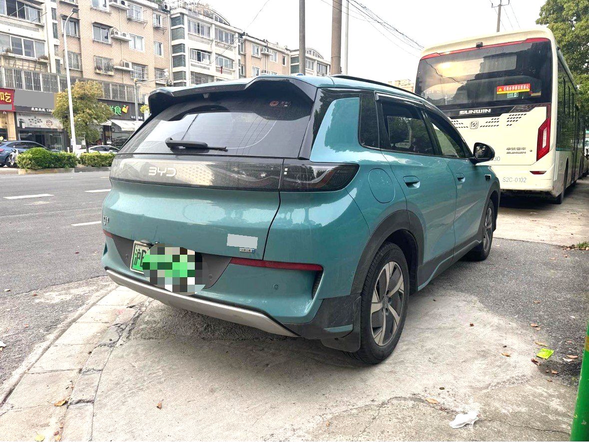 Электромобиль BYD 05 с запасом хода 520 км