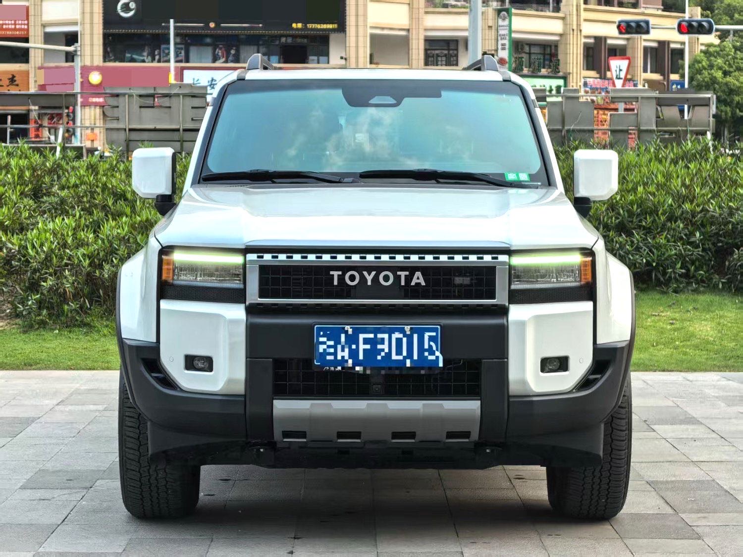 Toyota Prado 2.4T TX Version 6 Seats