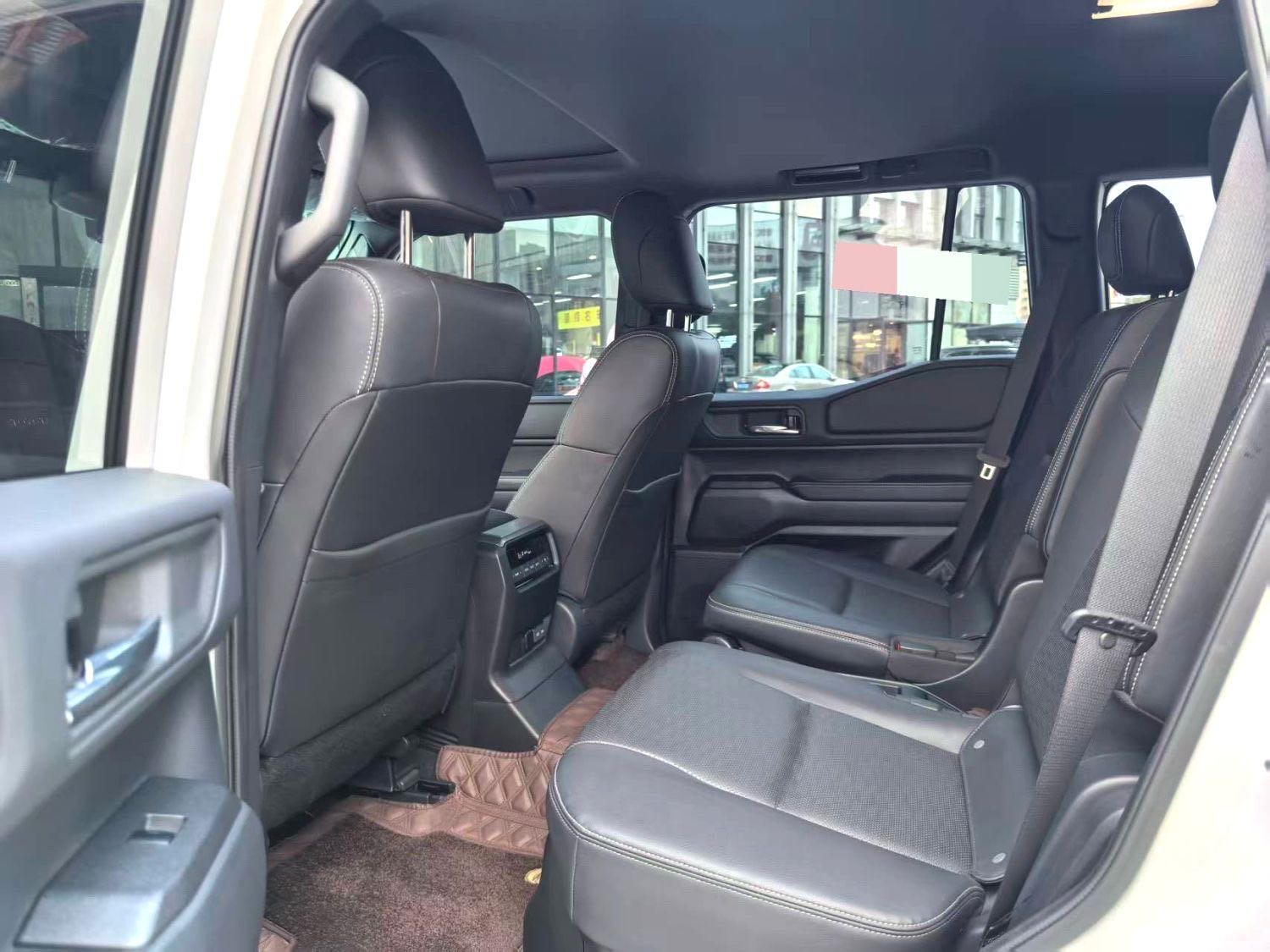 Toyota Prado 2.4T TX Version 6 Seats