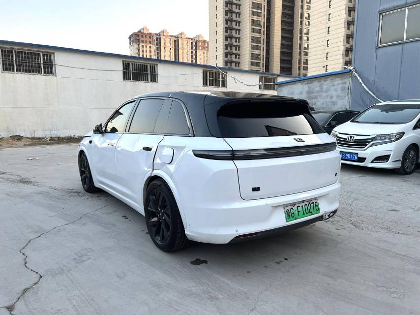 Li Auto L (Liter) 7 Pro