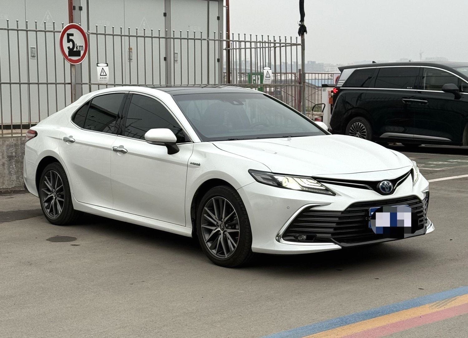 Toyota Camry Hybrid 2.5HG Luxury